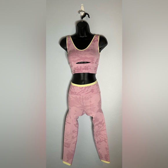 NWOT Free People Movement Think Twice Bra & Leggings Set in Dew Drop. Size XS/S - Picture 2 of 6